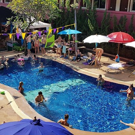 Red Brick Hostel Чиангмай Екстериор снимка
