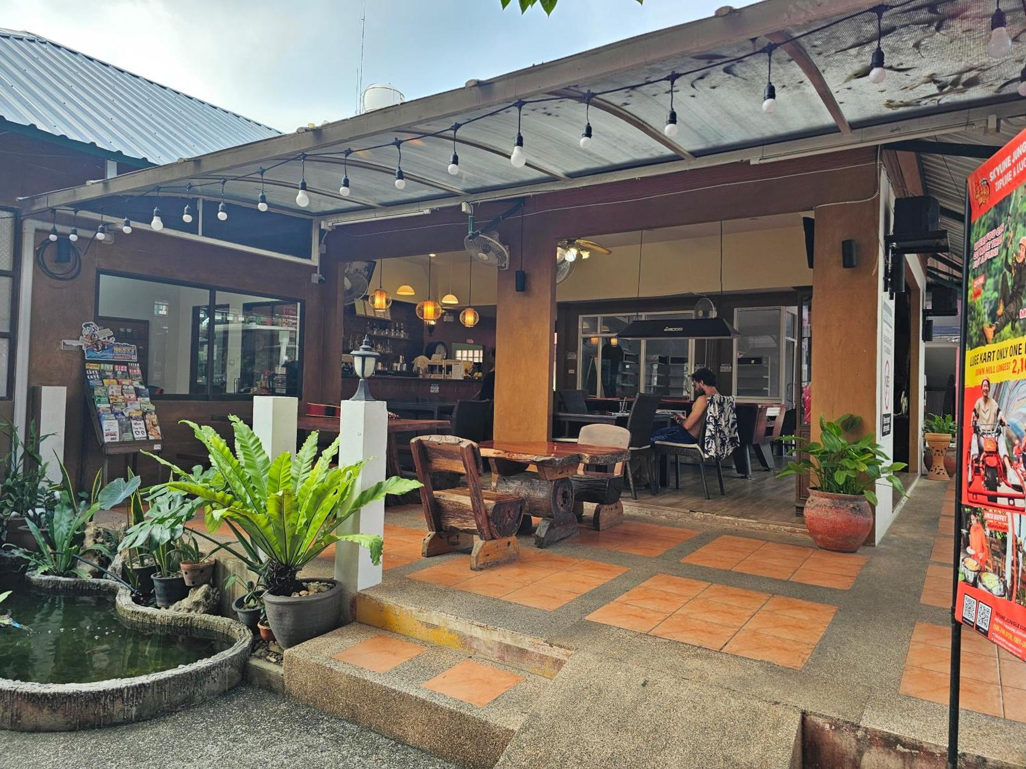 Red Brick Hostel Чиангмай Екстериор снимка