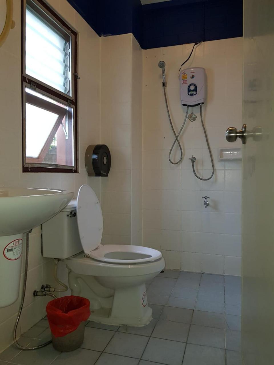 Red Brick Hostel Чиангмай Екстериор снимка